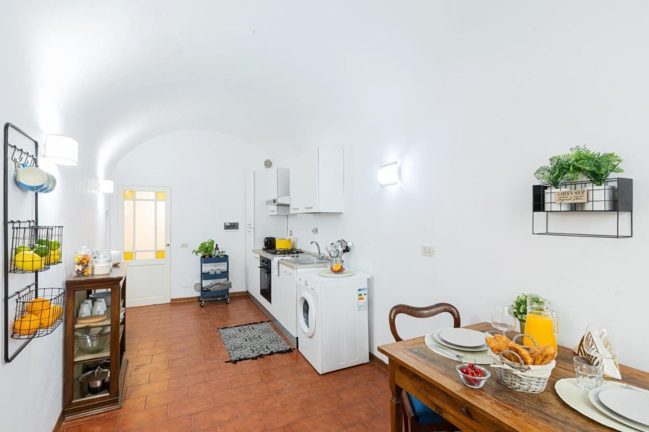 Appartamento Historic Center! Charming Traditional Florentine Building - Ac,wifi - By Likehomeflorence *